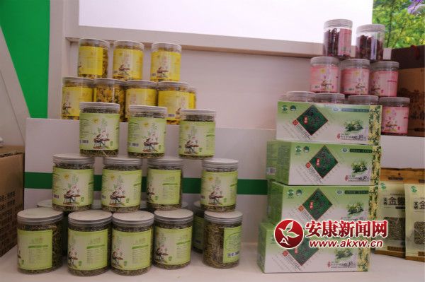 �hꎸ���ʳƷ&ldquo;����&rdquo;������ɞ鱊���ο͓�ُ��&ldquo;���c&rdquo;       ���� �z_meitu_17.jpg