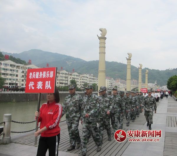 4��20�����磬ƽ���h�e�k&ldquo;����ƽ��������&rdquo;ǧ�˽����߻�ӣ�ԓ�h�ϱ������㘷�����V����f(xi��)����18�������1100���˅���