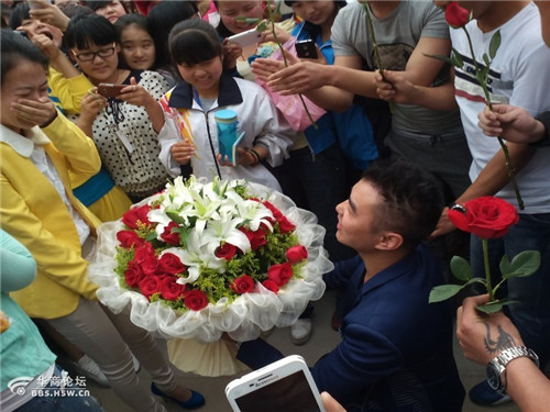 μ��һ�WУ�����Ӳ�