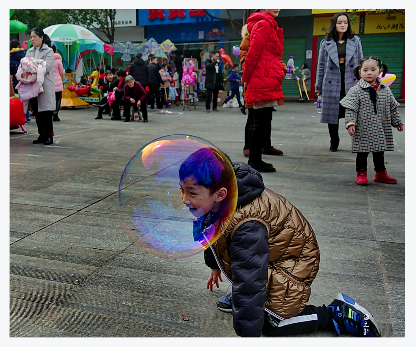 ���³�һ���磬Ѯ�ף���� �V��һ�ǎׂ����ӱM��Ĵ������ݣ������Ĕz�ǶȾ���������к����ƺ��^�������  Ѧ����   �z.jpg