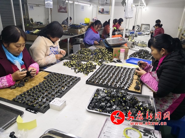 �Ͽh患�&ldquo;������ͻ��&rdquo; �h�����I���wȺ�����Ә��I (1).jpg