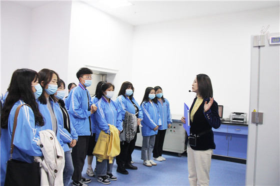 時代青年講奉獻  愛心熱血勇擔當——安康職業技術學院學生參加血站開放日活動