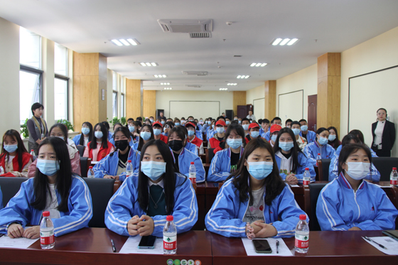 時代青年講奉獻  愛心熱血勇擔當——安康職業技術學院學生參加血站開放日活動