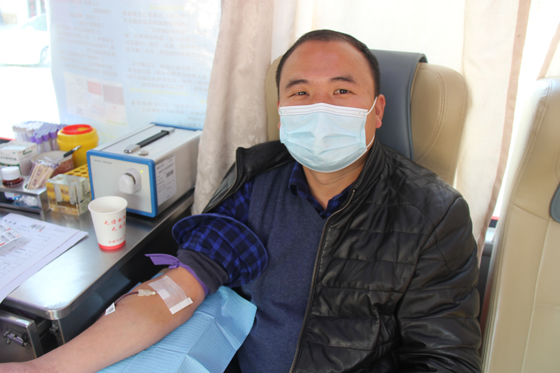 血液是生命的禮物——中國聯(lián)通安康市分公司、安康大數(shù)據(jù)運(yùn)營有限公司聯(lián)合開展冬季應(yīng)急獻(xiàn)血活動(dòng)