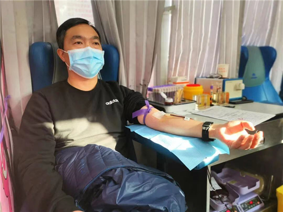 安康市委機關組織開展“熱血奉獻·溫暖有你”無償獻血活動